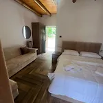 Guest House Bracaj